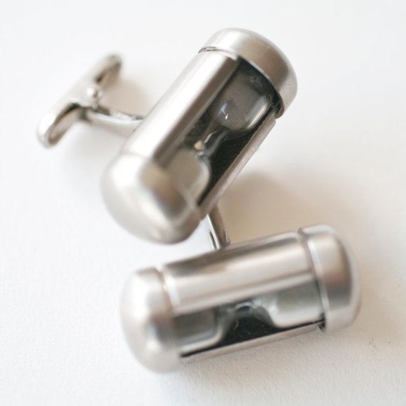 Kenneth Cole Hour Glass Cuff Links - Picture 4 of 7